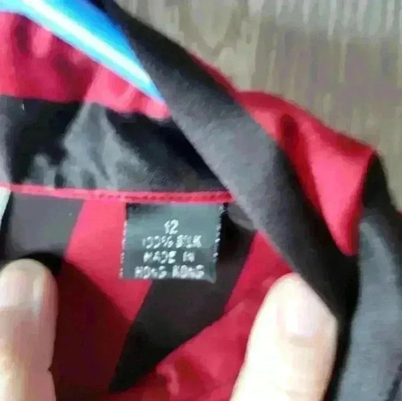 Linda Allard for Ellen Tracy 100% Silk blouse. Button-down, long sleeve, size 12 - Picture 3 of 5